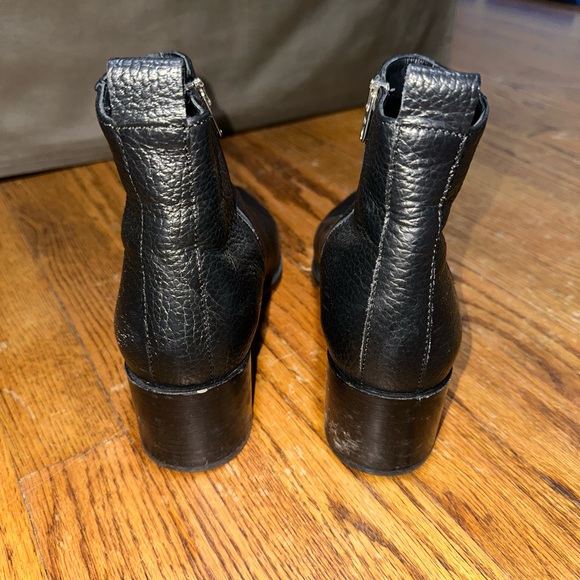 Everlane The Boss Boots Pebbled Black - Picture 5 of 7